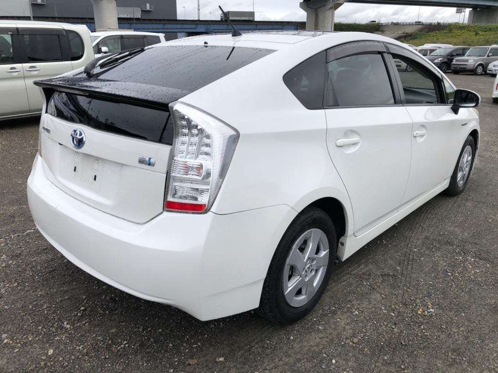 2010 Toyota Prius ZVW30[1]