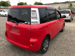 2011 Toyota Sienta