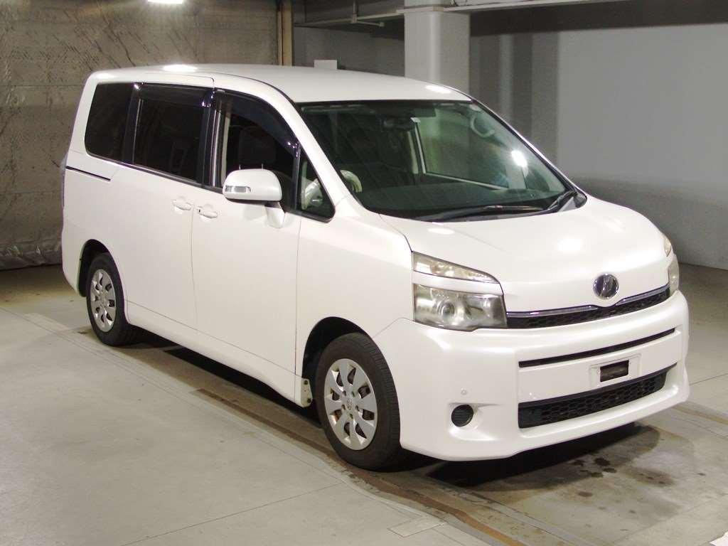 2011 Toyota Voxy ZRR70G[2]