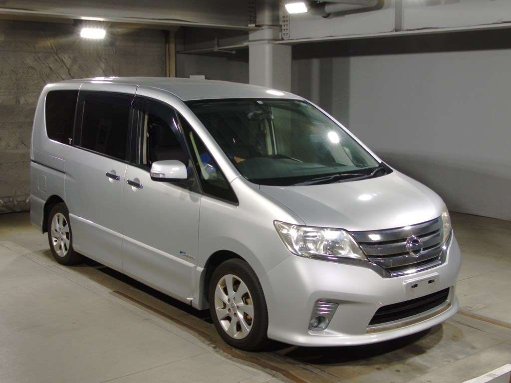 2013 Nissan Serena HFC26[2]