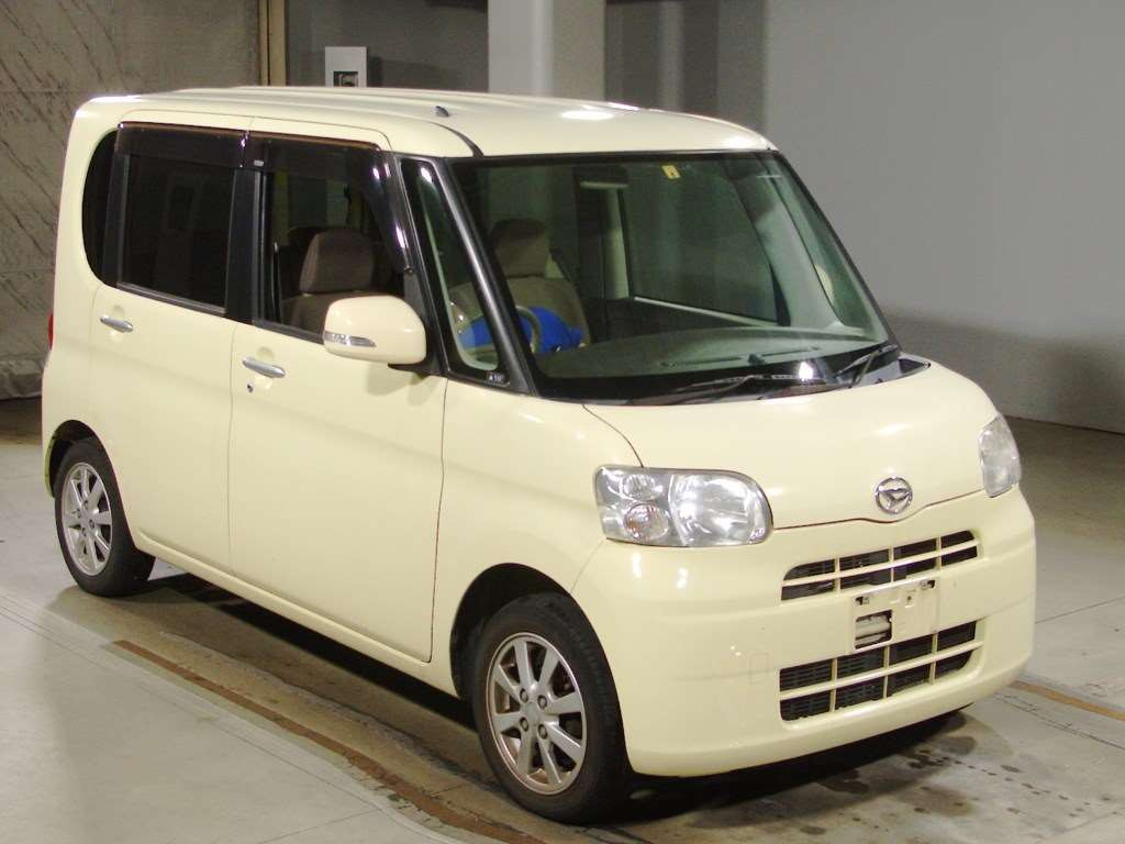 2010 Daihatsu Tanto L375S[2]