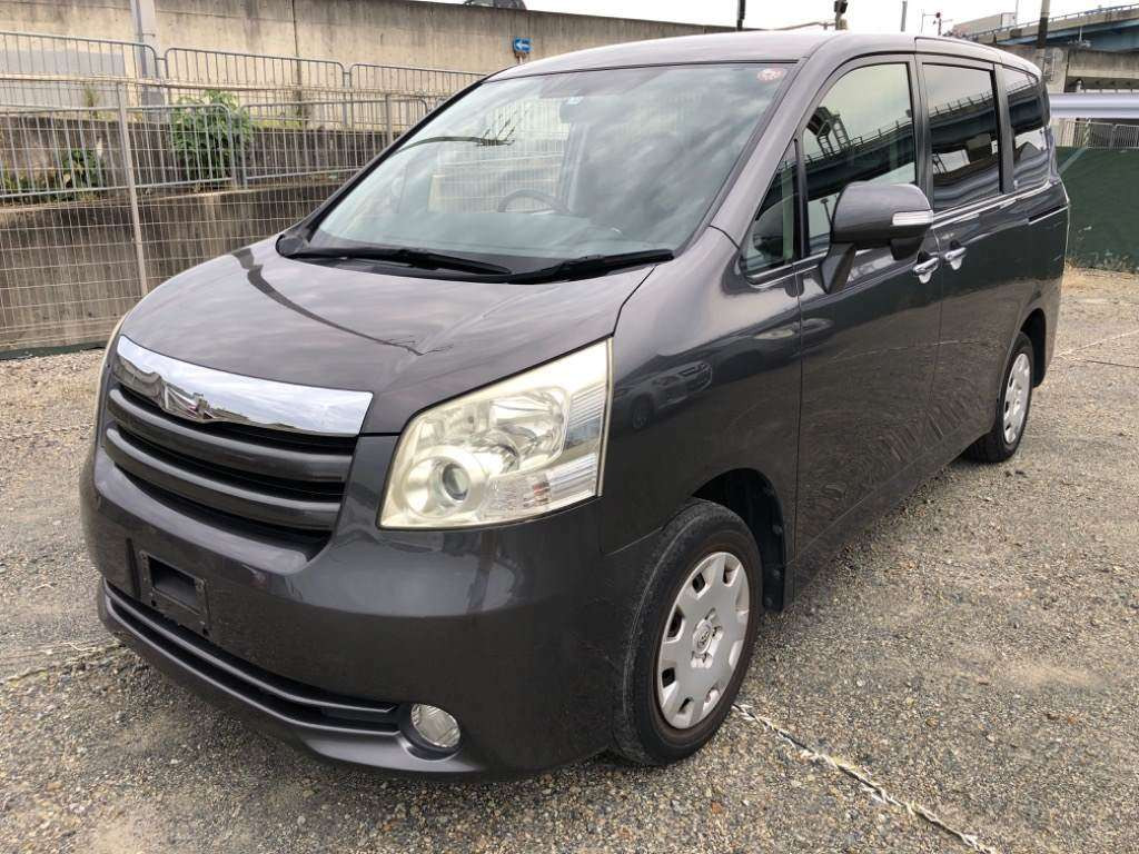 2009 Toyota Noah ZRR70G[0]