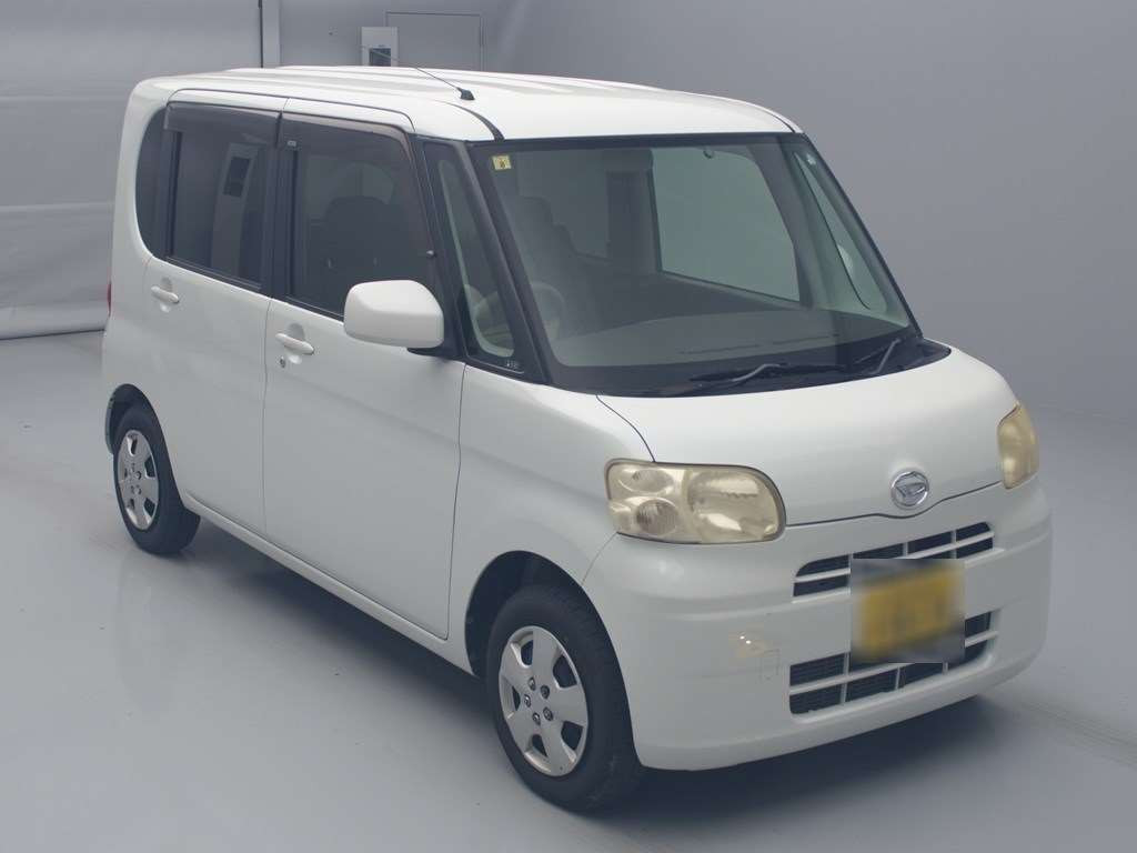 2010 Daihatsu Tanto L375S[2]