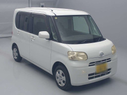 2010 Daihatsu Tanto