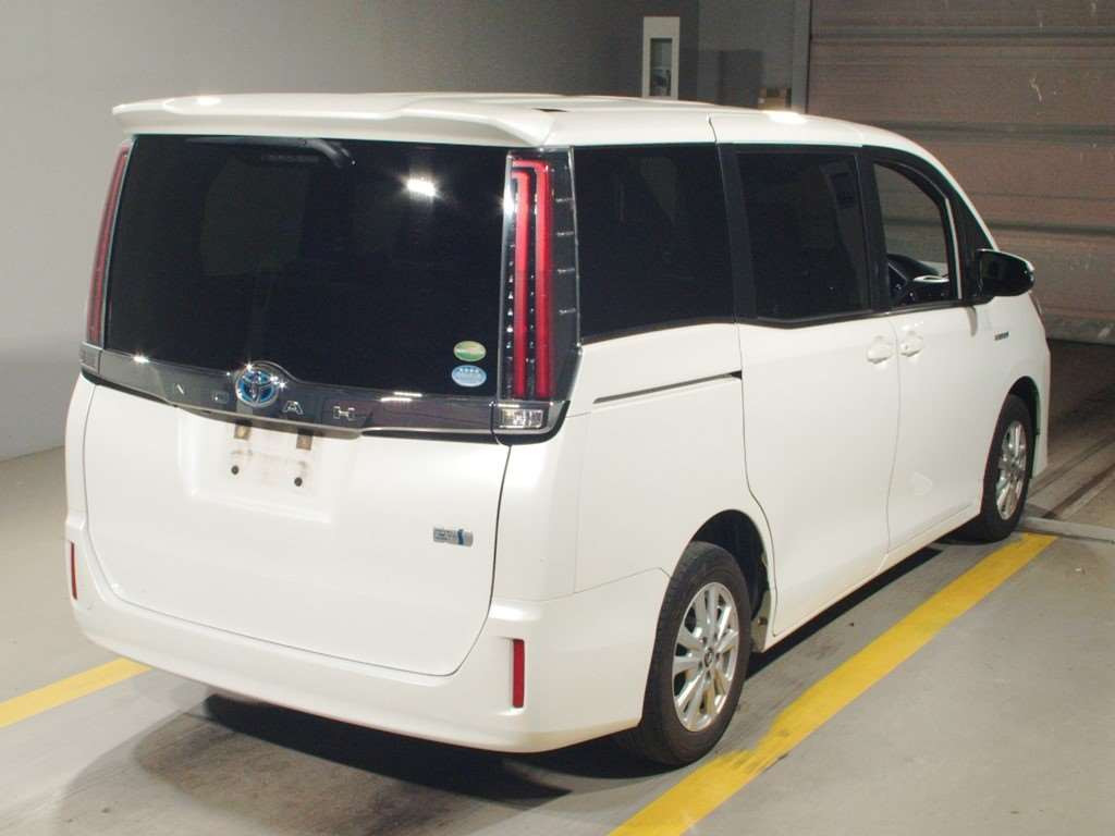 2017 Toyota Noah ZWR80G[1]