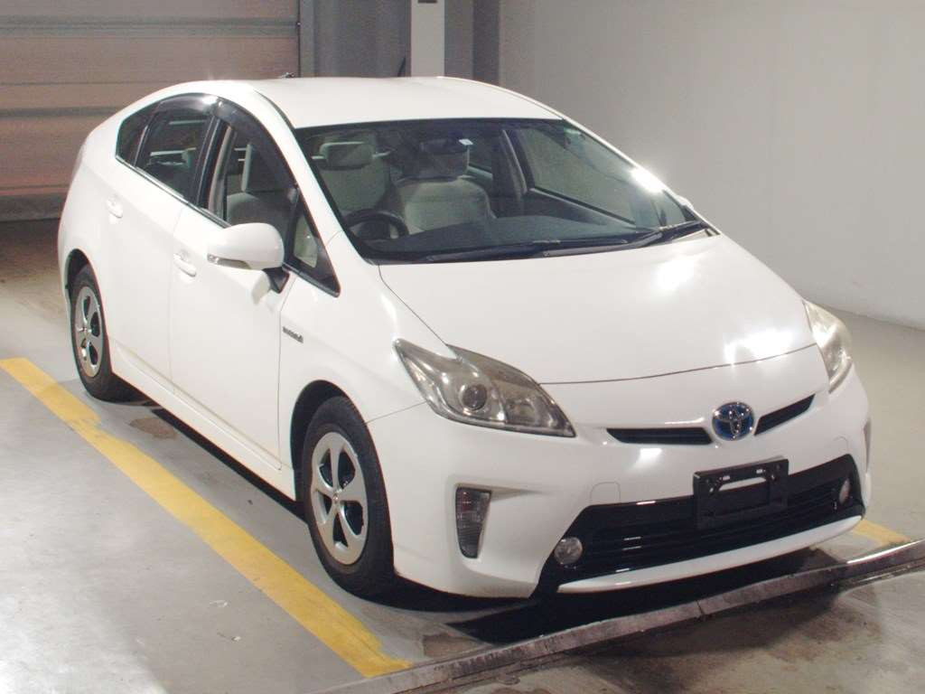 2014 Toyota Prius ZVW30[2]