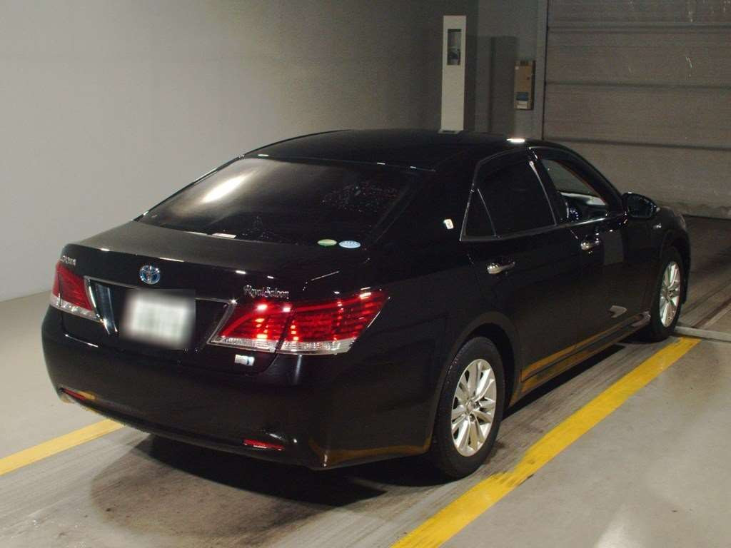 2015 Toyota Crown Hybrid AWS210[1]