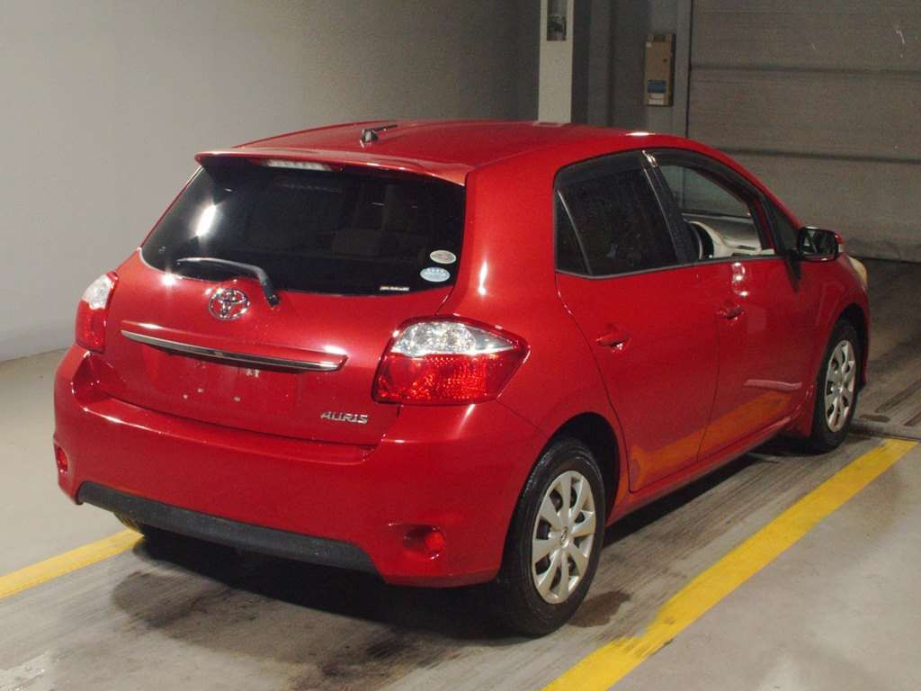 2009 Toyota Auris NZE151H[1]