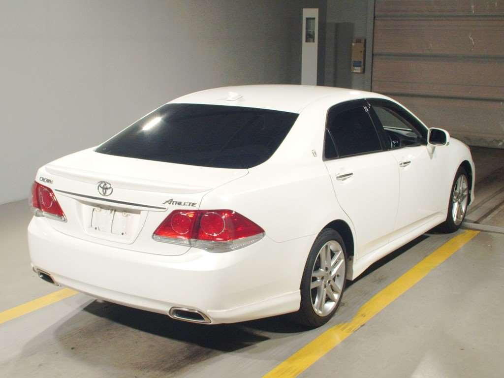 2010 Toyota Crown GRS200[1]