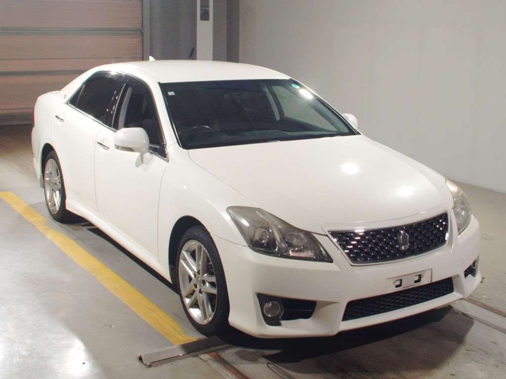 2010 Toyota Crown GRS200[2]