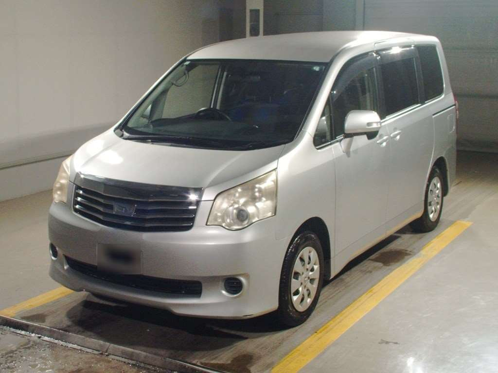 2011 Toyota Noah ZRR70G[0]