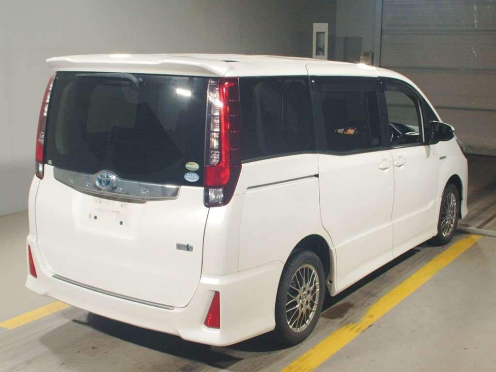 2016 Toyota Noah ZWR80W[1]