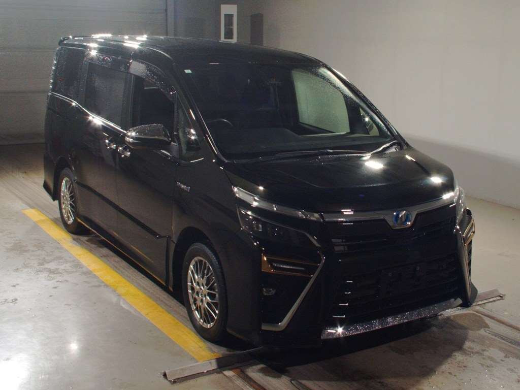 2019 Toyota Voxy ZWR80W[2]