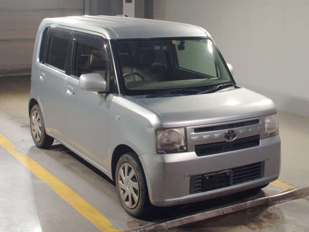 2012 Toyota Pixis Space L575A[2]