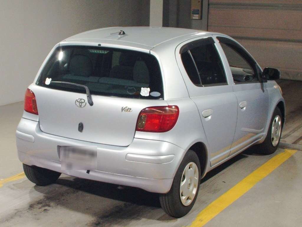 2004 Toyota Vitz SCP13[1]