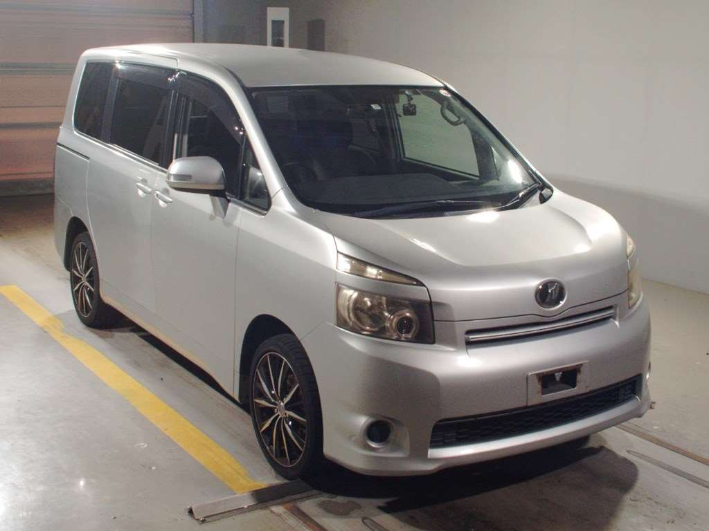 2007 Toyota Voxy ZRR70G[2]