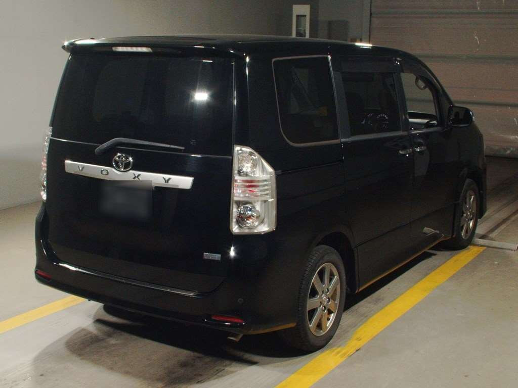 2009 Toyota Voxy ZRR70W[1]