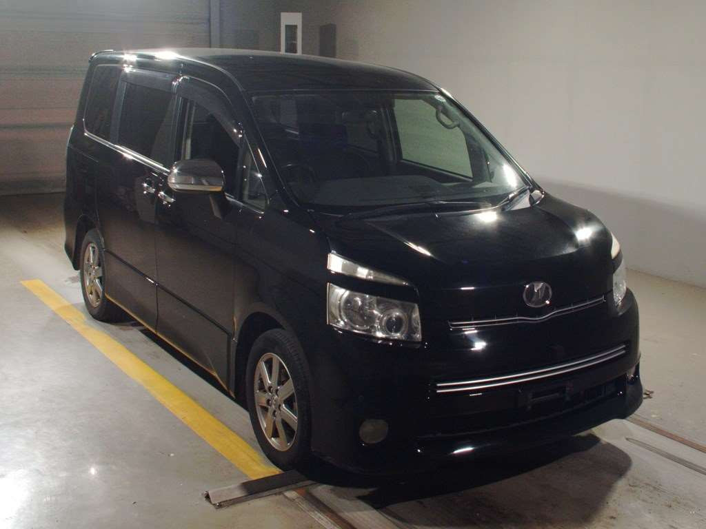 2009 Toyota Voxy ZRR70W[2]