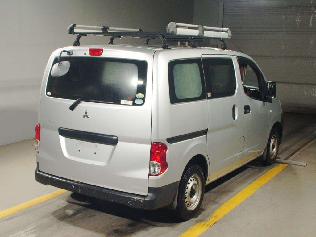 2015 Mitsubishi Delica Van BVM20[1]