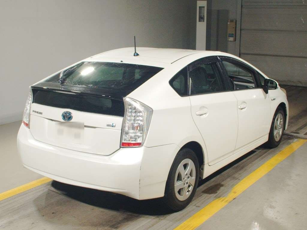 2010 Toyota Prius ZVW30[1]