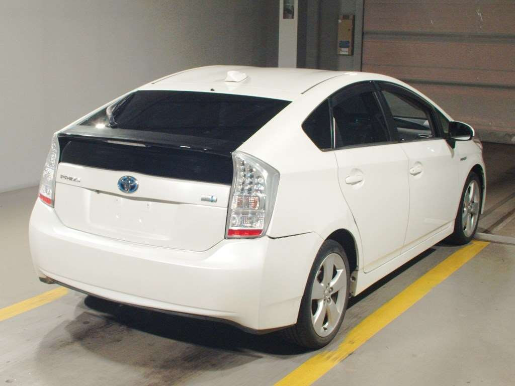 2010 Toyota Prius ZVW30[1]