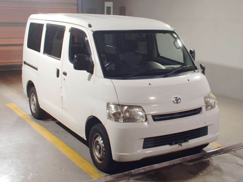 2016 Toyota Liteace Van S402M[2]