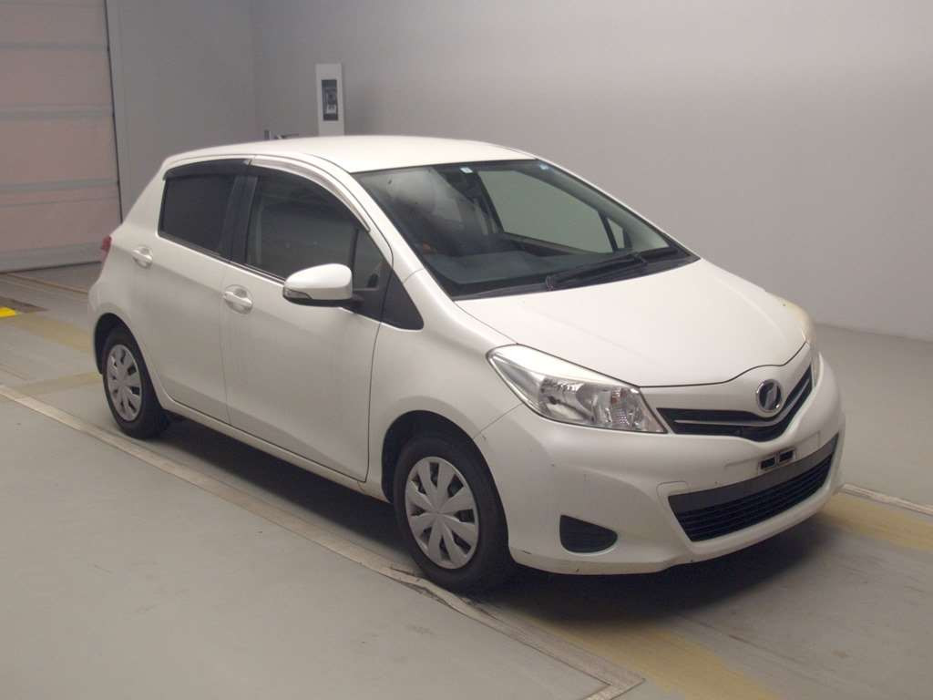 2011 Toyota Vitz NSP130[2]