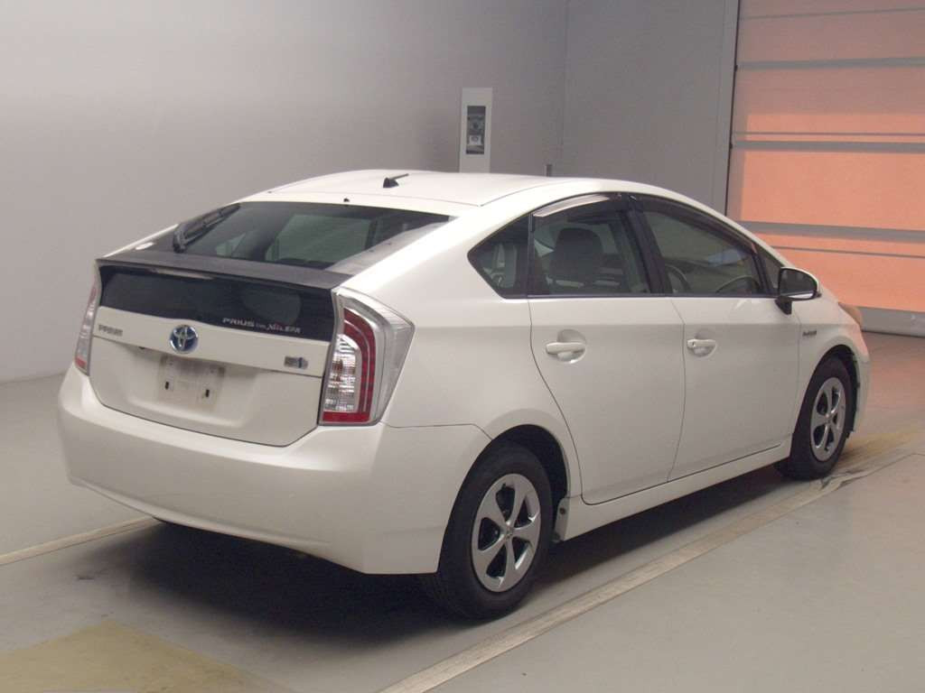 2012 Toyota Prius ZVW30[1]