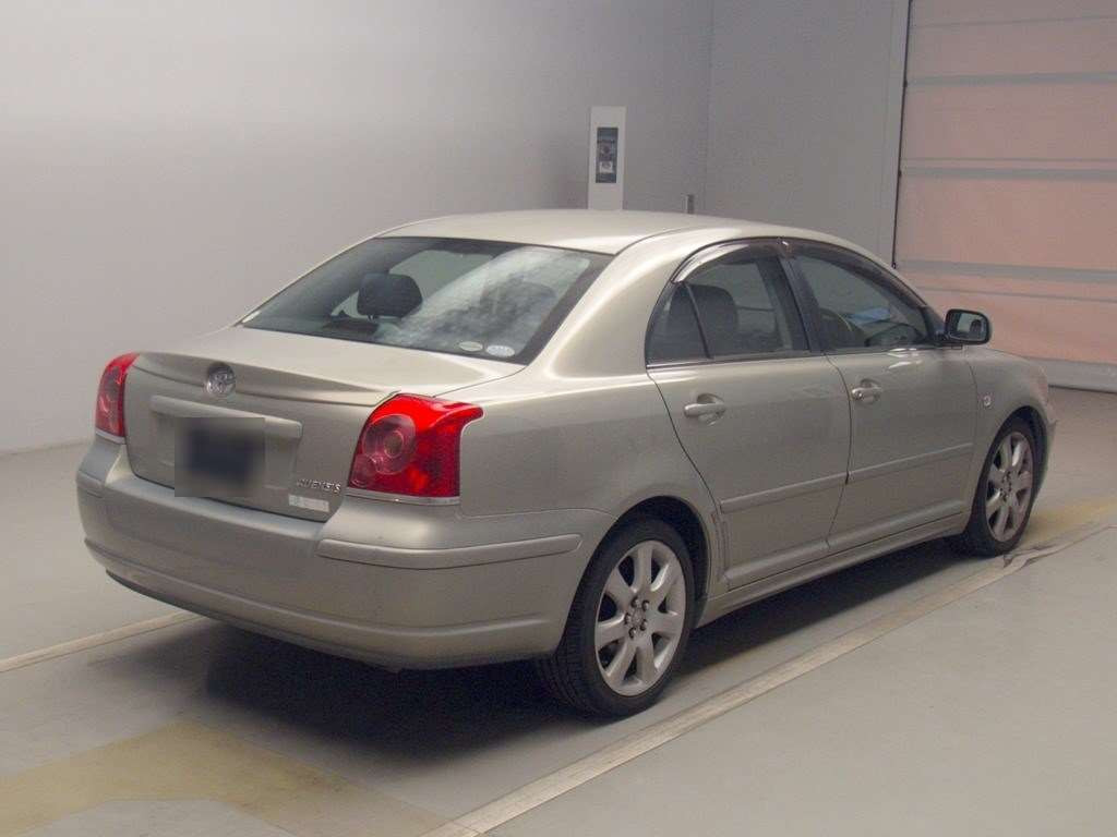 2004 Toyota Avensis AZT250[1]