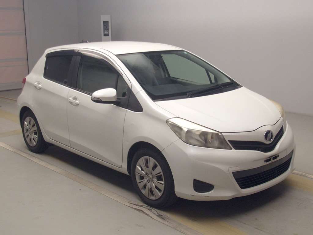 2012 Toyota Vitz NCP131[2]