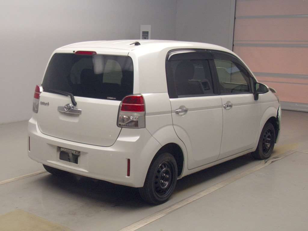 2012 Toyota Spade NCP141[1]