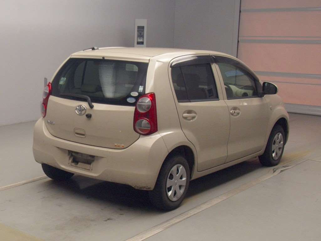 2011 Toyota Passo KGC30[1]