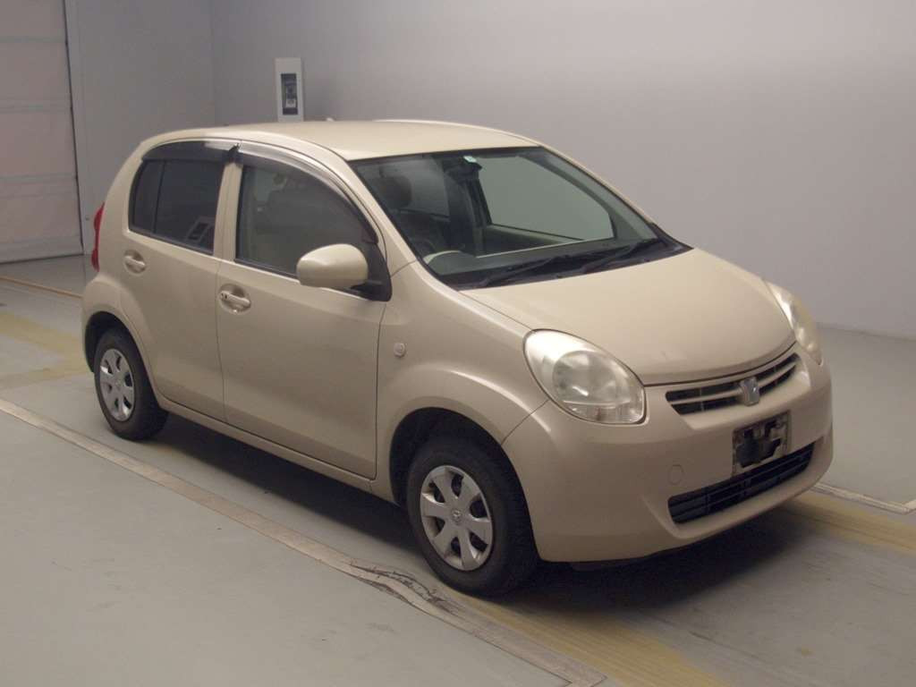 2011 Toyota Passo KGC30[2]