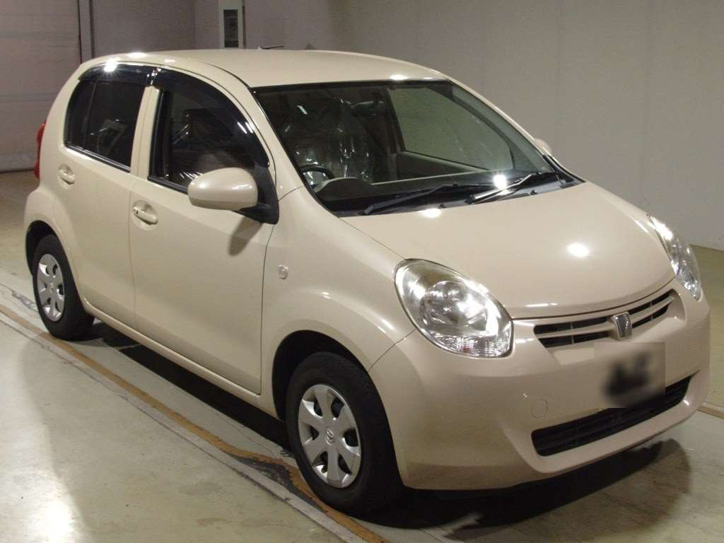 2011 Toyota Passo KGC30[2]