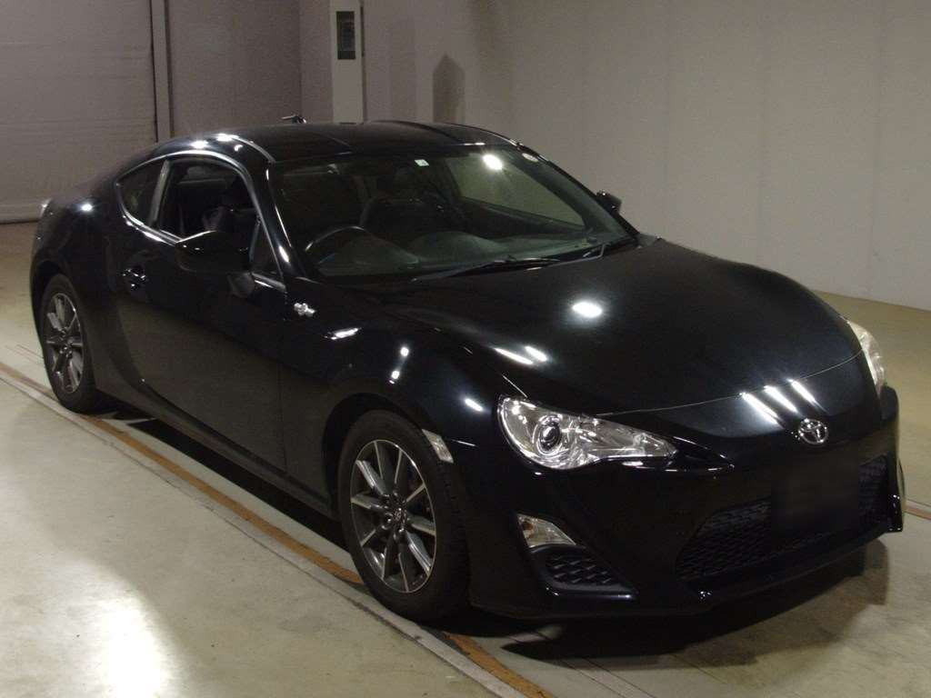 2012 Toyota 86 ZN6[2]