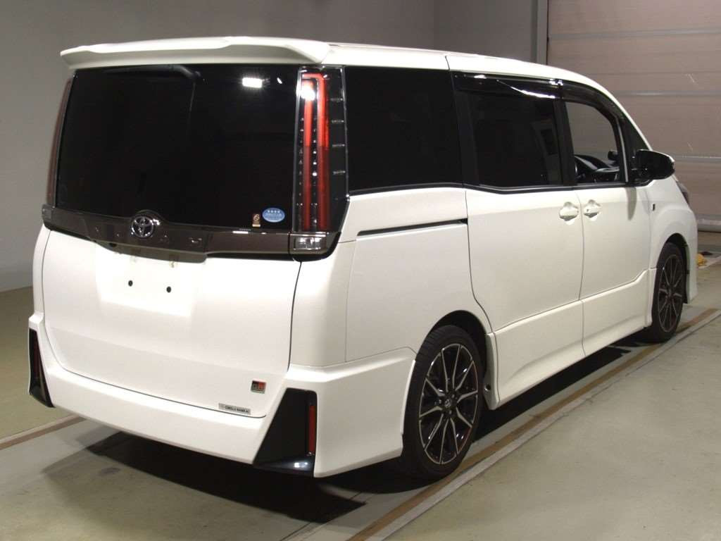 2019 Toyota Noah ZRR80W[1]