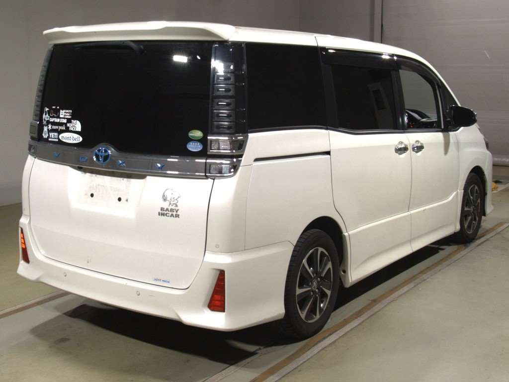 2019 Toyota Voxy ZRR80W[1]