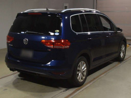 2017 Volkswagen Golf Touran