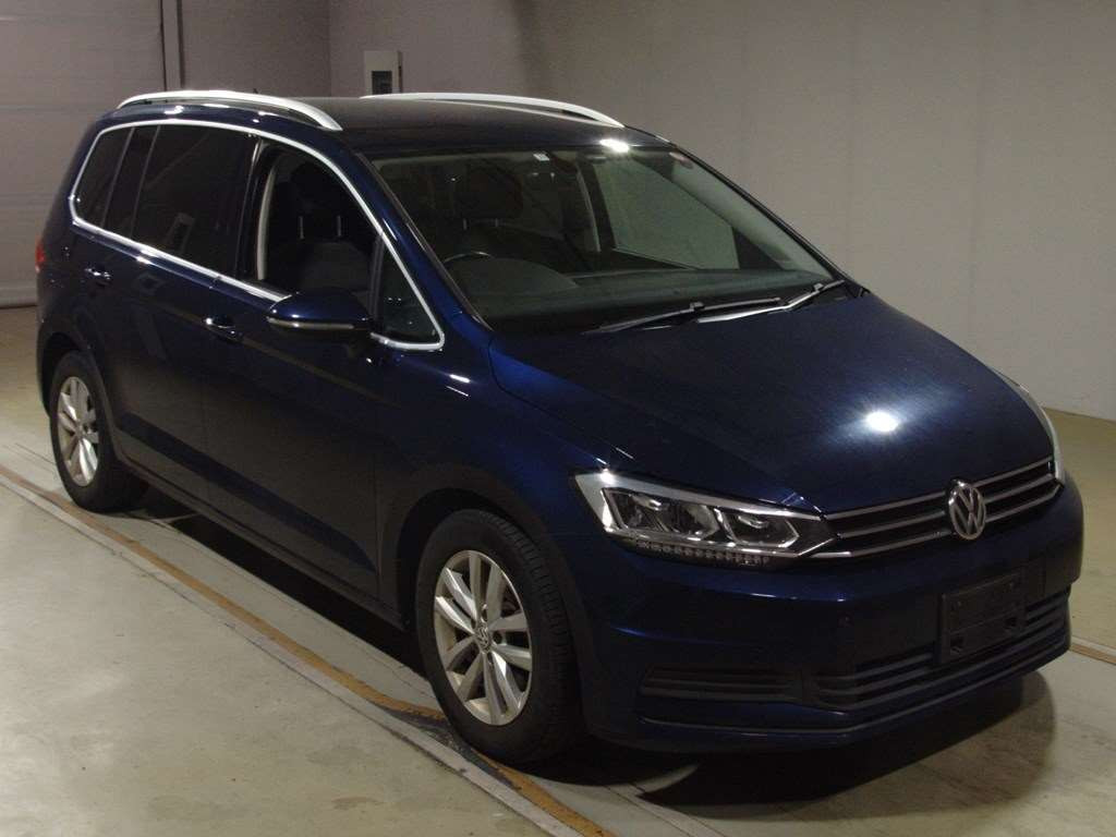 2017 Volkswagen Golf Touran 1TCZD[2]