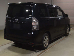 2007 Toyota Voxy