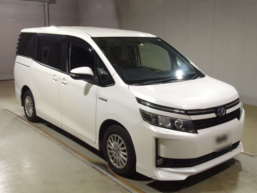 2014 Toyota Voxy ZWR80G[2]