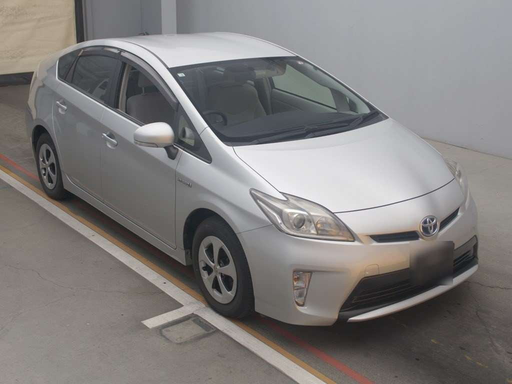 2012 Toyota Prius ZVW30[2]