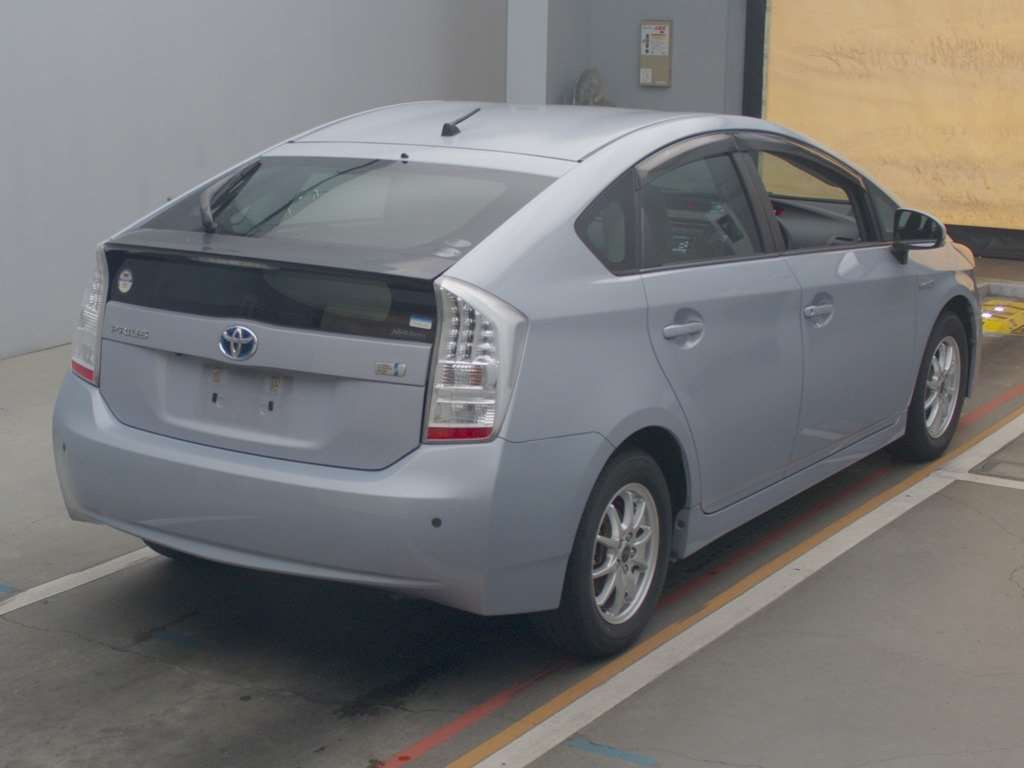 2010 Toyota Prius ZVW30[1]