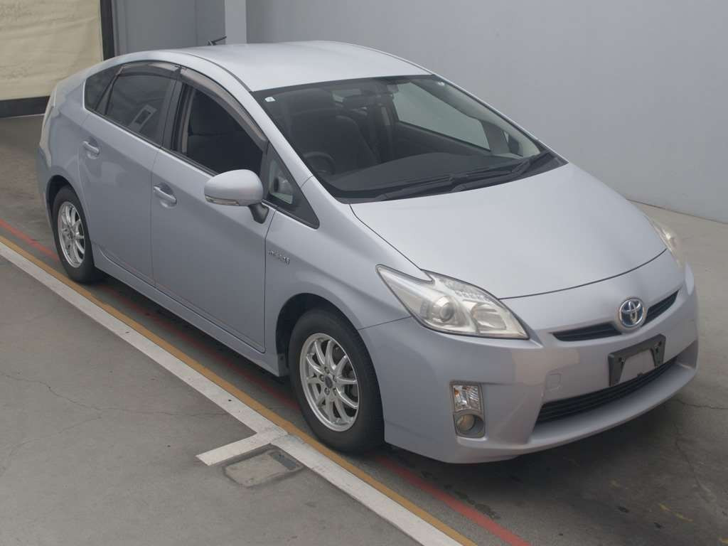 2010 Toyota Prius ZVW30[2]