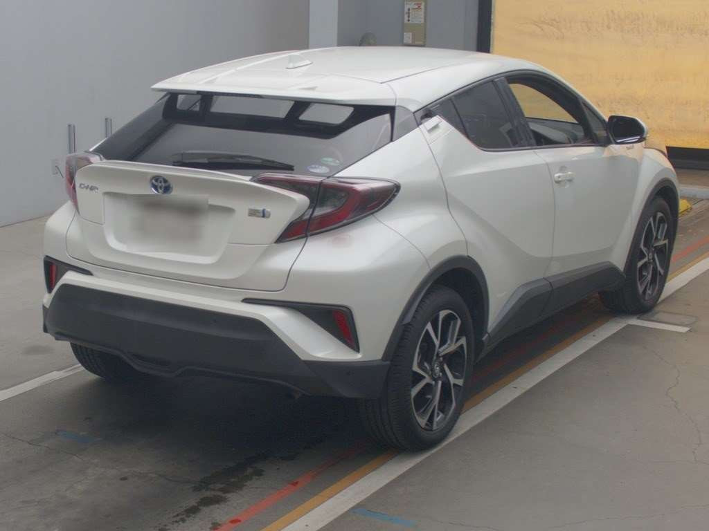 2017 Toyota C-HR ZYX10[1]