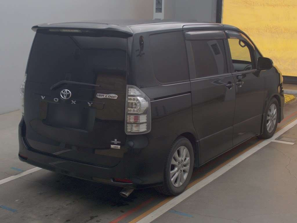 2010 Toyota Voxy ZRR70W[1]