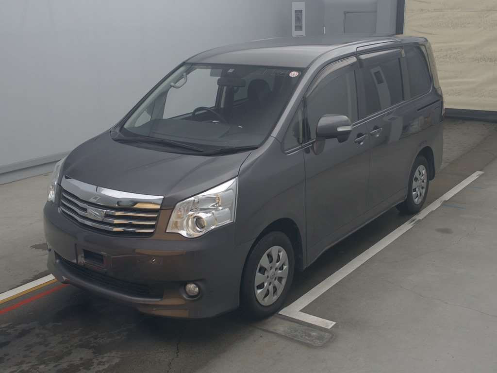 2013 Toyota Noah ZRR70G[0]