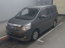 2013 Toyota Noah