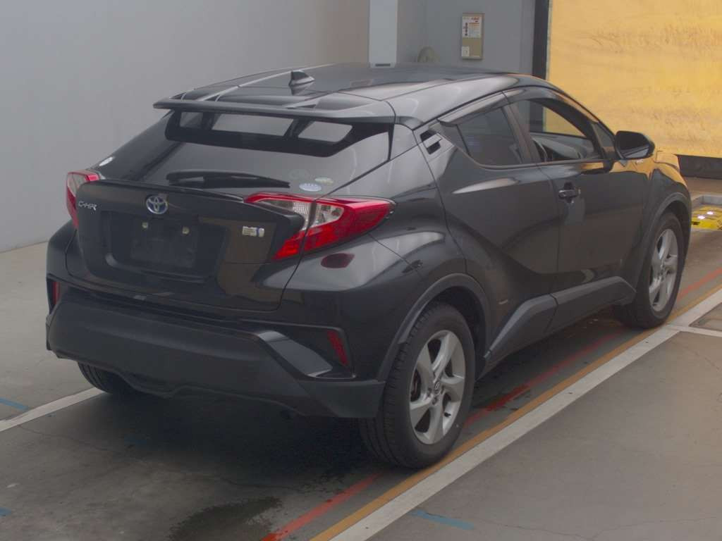 2017 Toyota C-HR ZYX10[1]