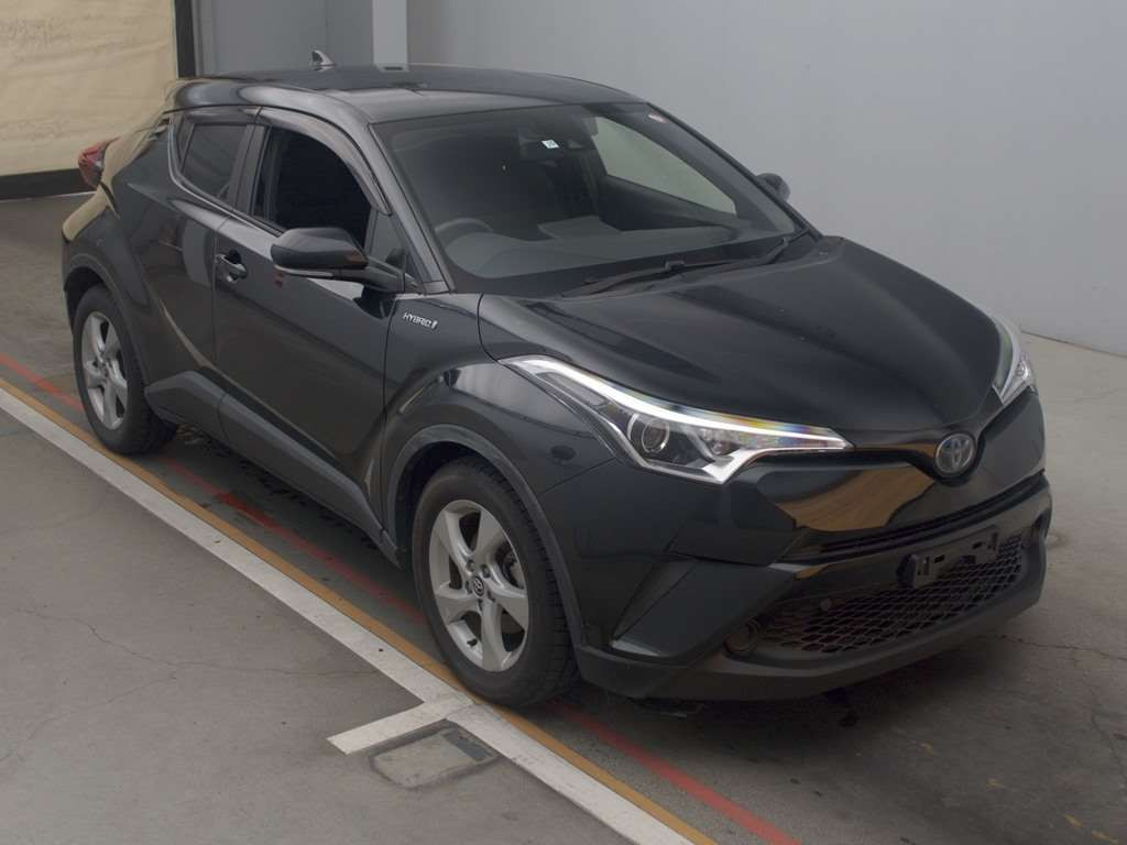 2017 Toyota C-HR ZYX10[2]